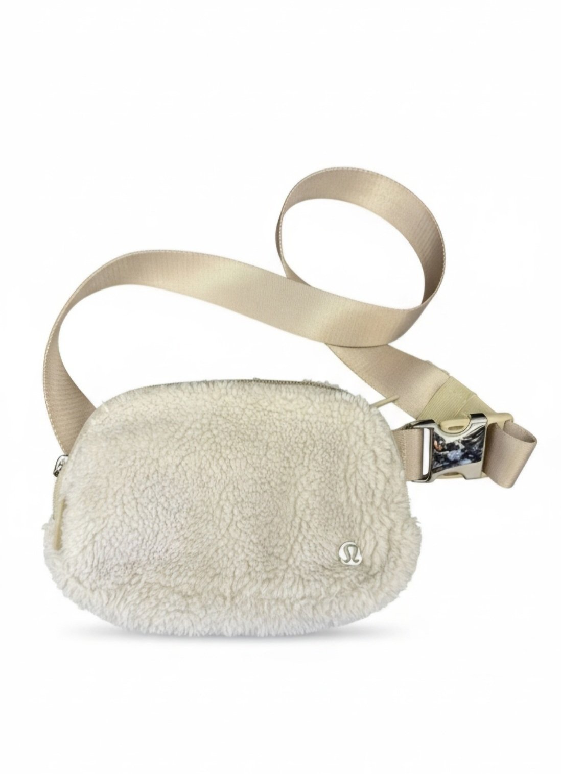 Sac de ceinture Everywhere (Everywhere Belt Bag) de la marque Lululemon en version polaire / sherpa (couleur écru, blanc naturel ou crème avec sangle beige/trench).