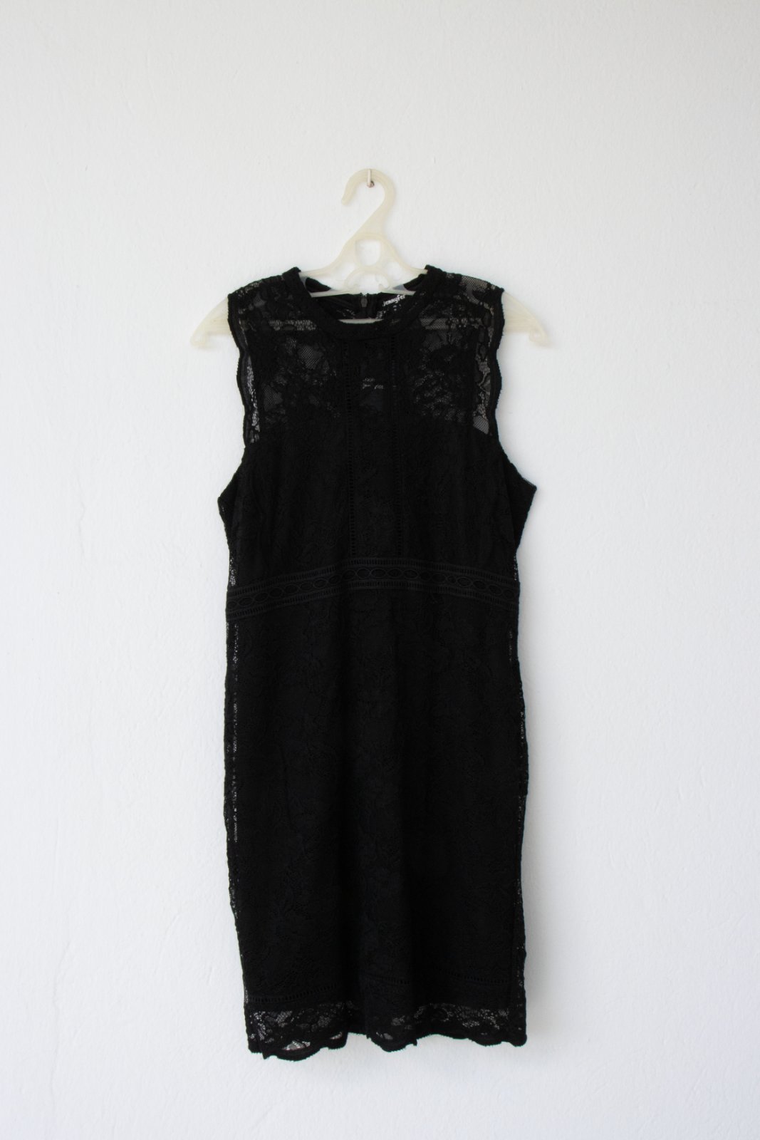 Robe noire dentelle jamais portée