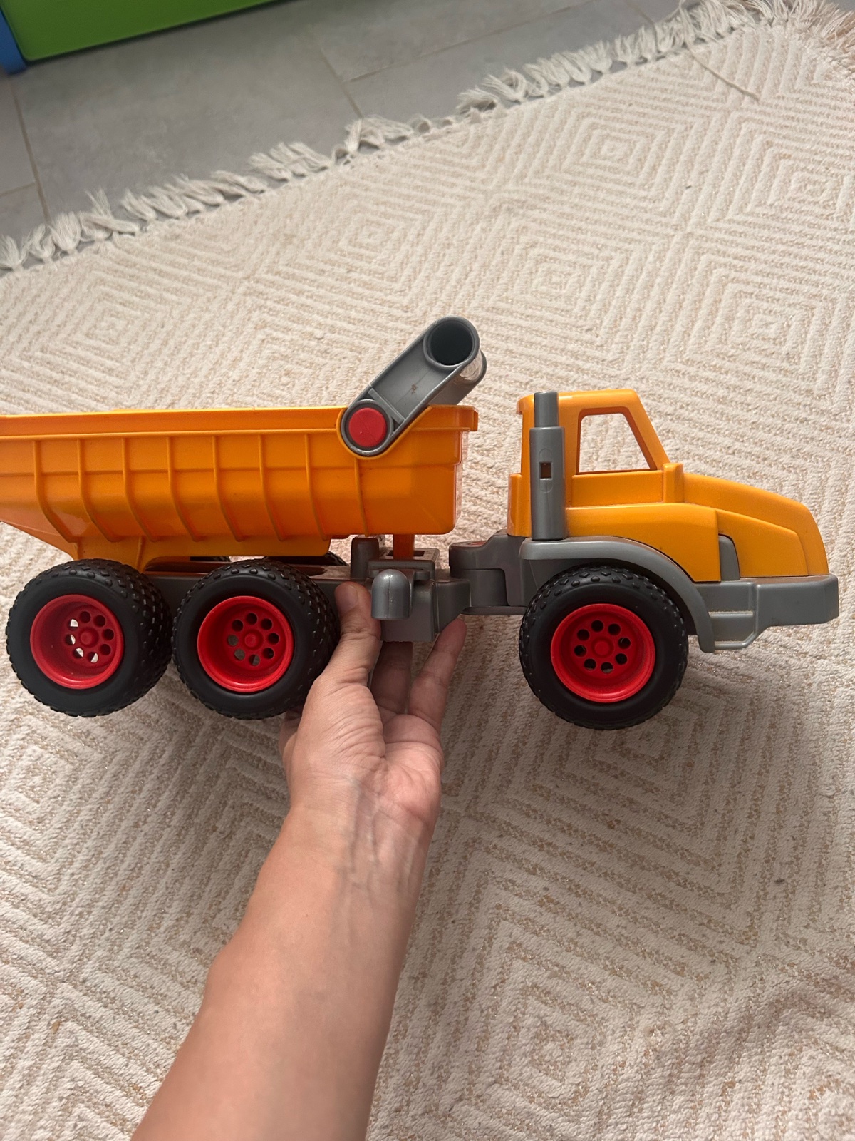 Grand camion de jeu 
