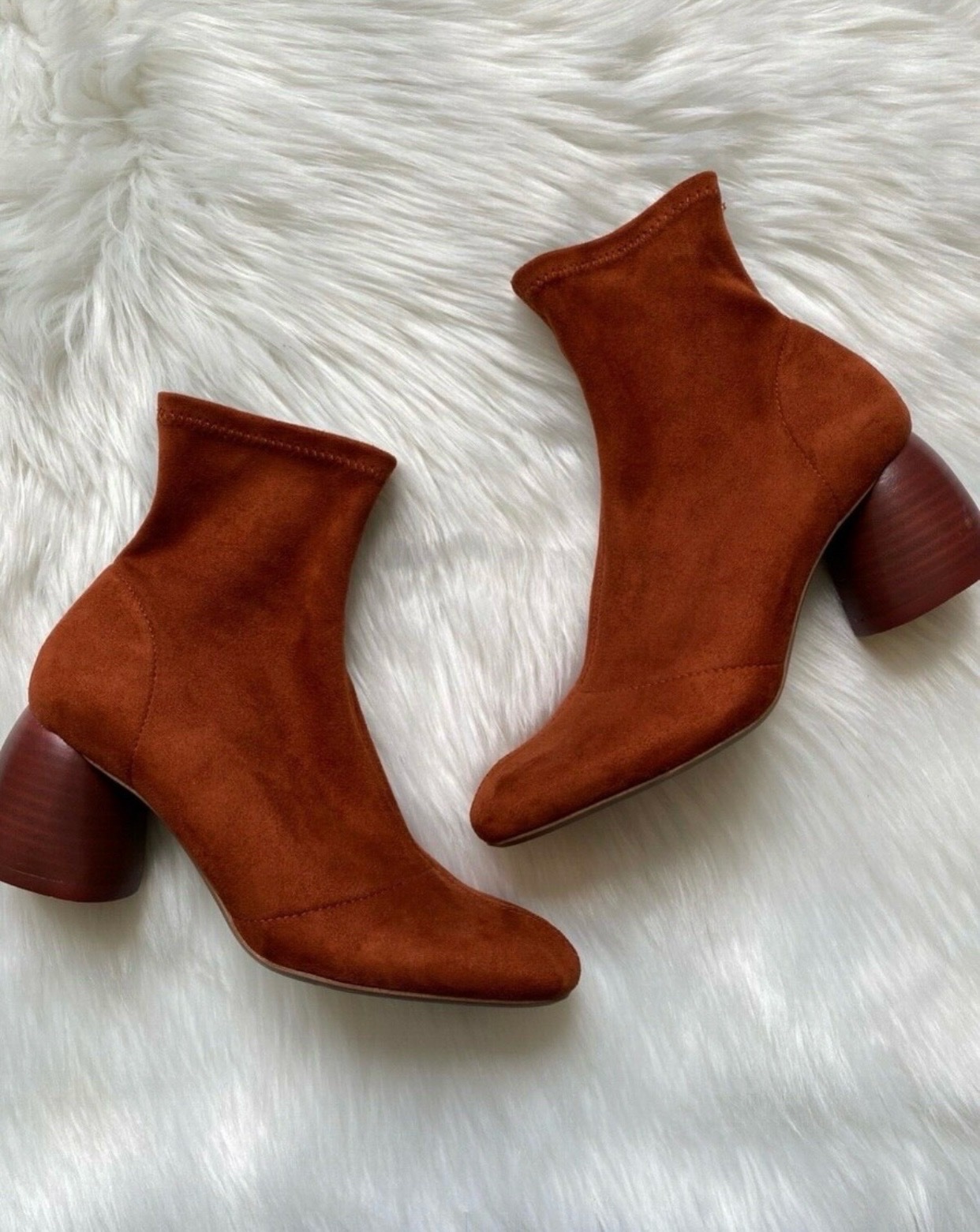 Dispo botte botine jamais portee 