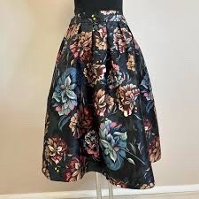 Dispo jupe stradivarius tres bon etat 