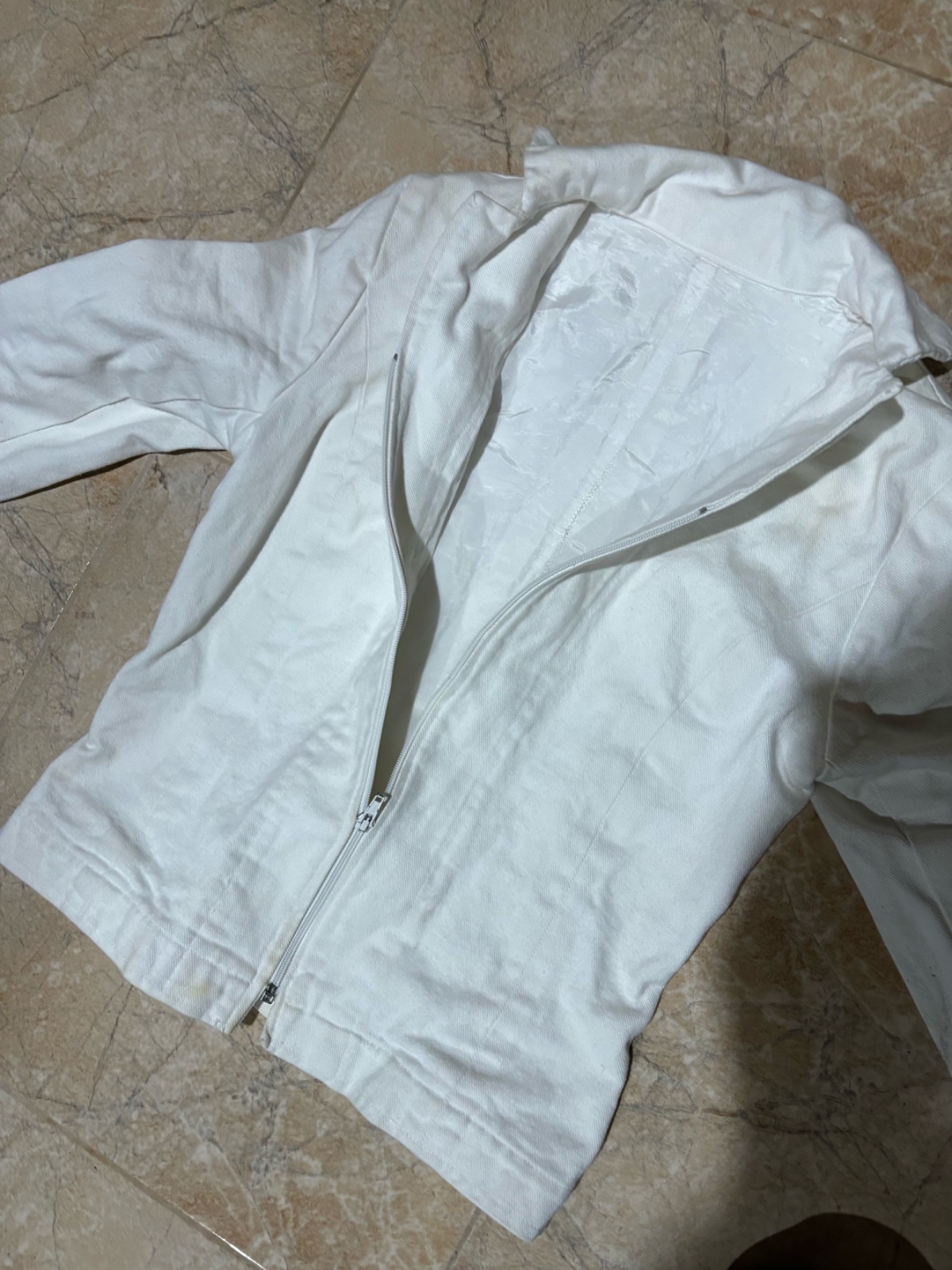 White jacket 