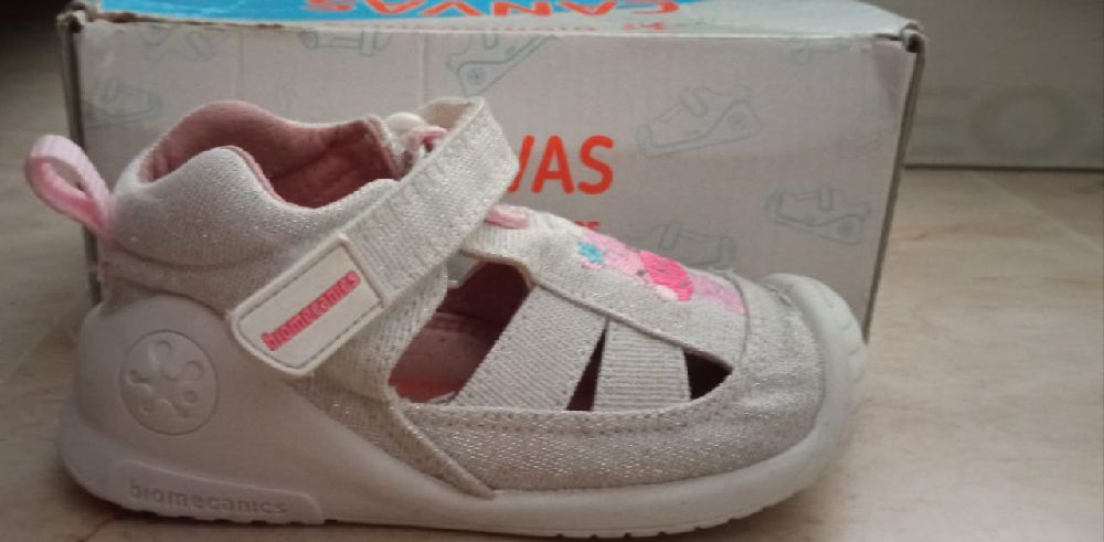 Sandale fille de la marque biomecanics pointure 21
