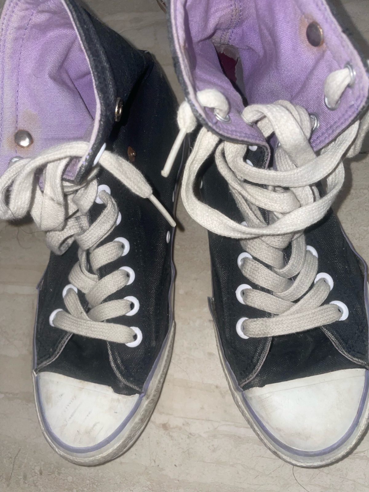 Chaussures converse mauve et noir