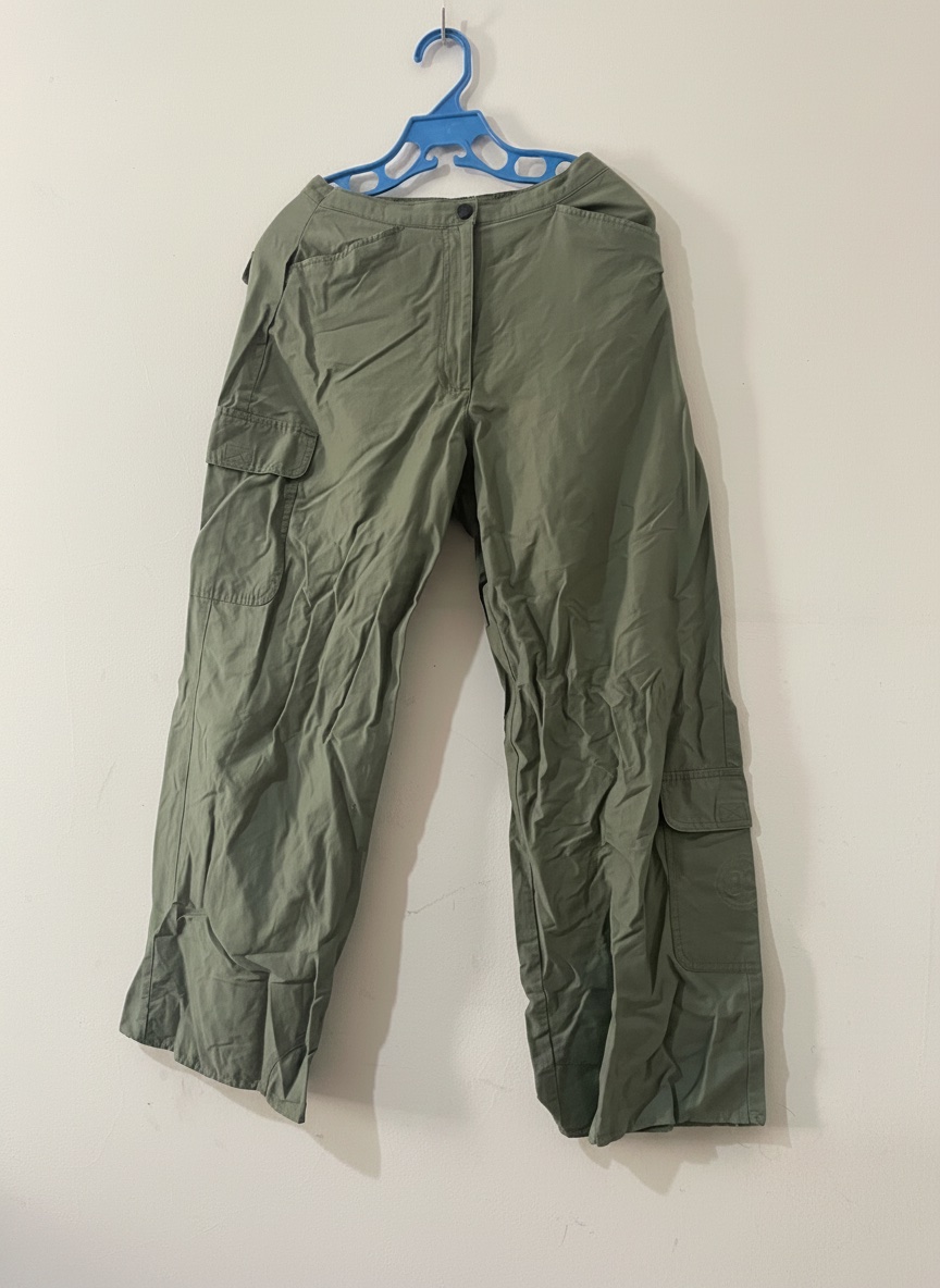 Pantalon style cargo olive