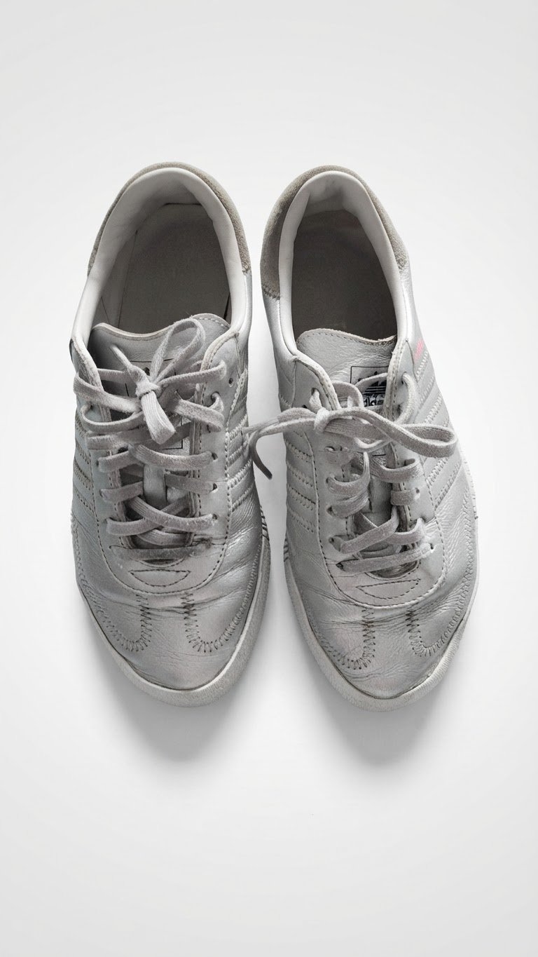 Espadrilles gris métallisé en très bon état 