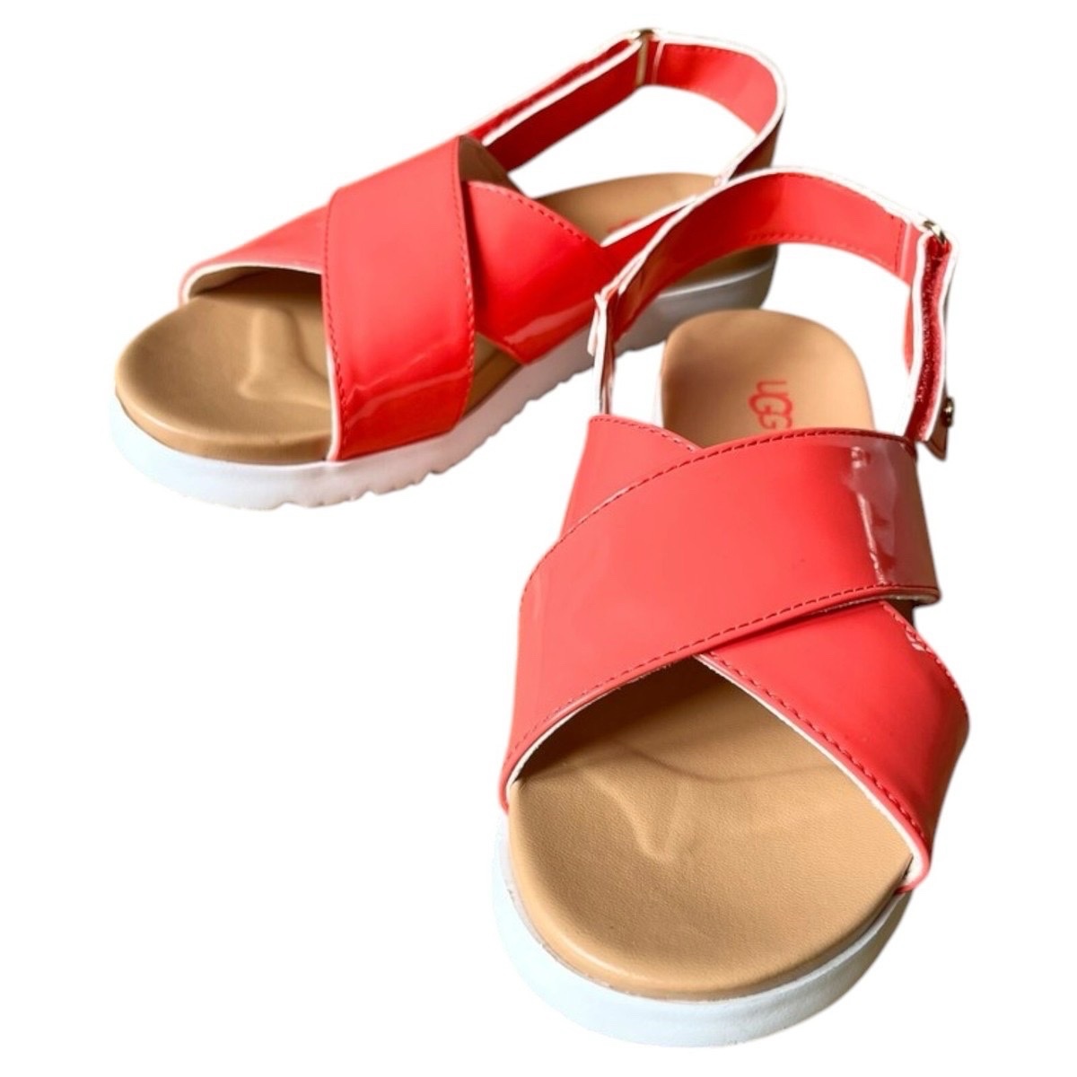 UGG