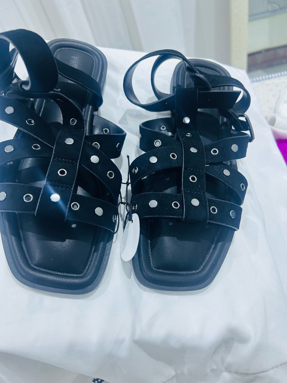 Sandale noir velour👡Prix Negociable