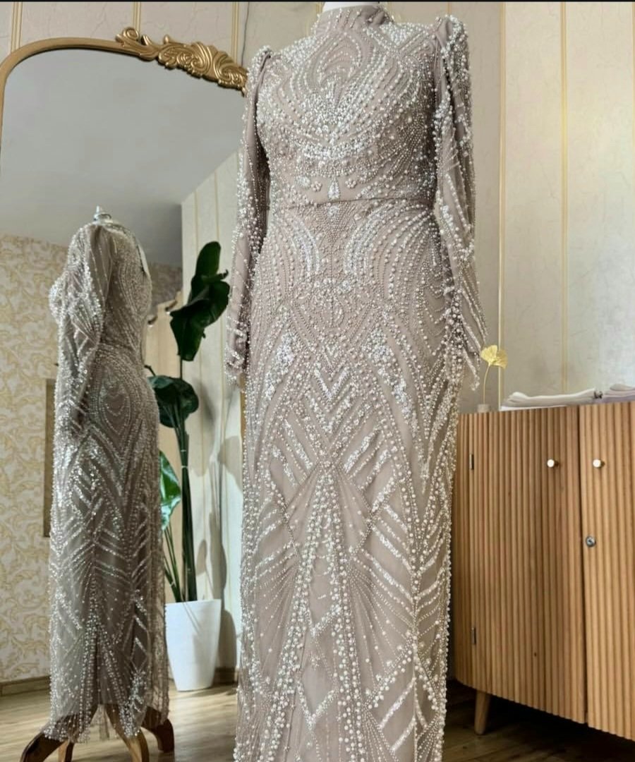 Robe soiree en parfait etat