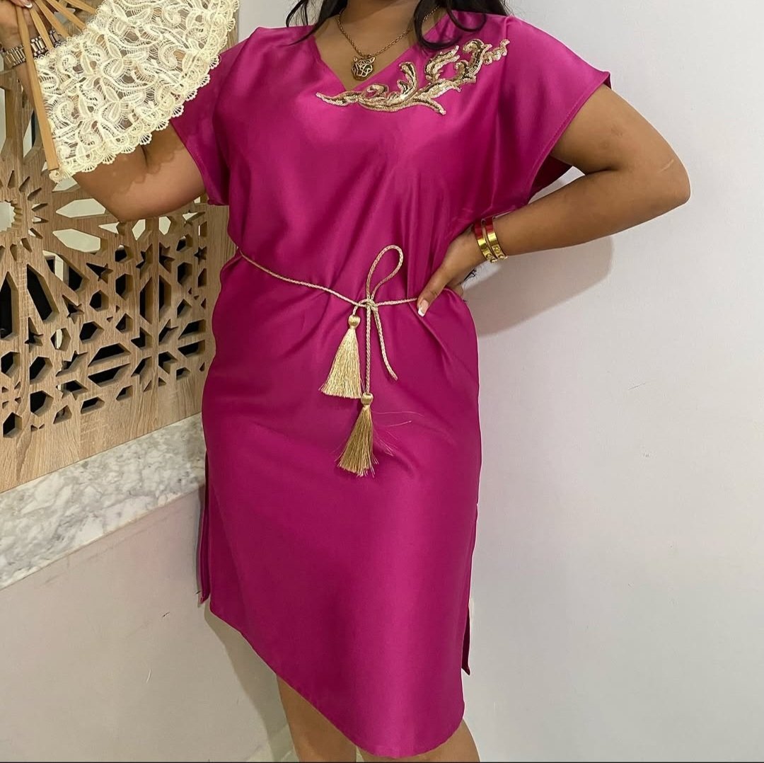 Robe satin rose 