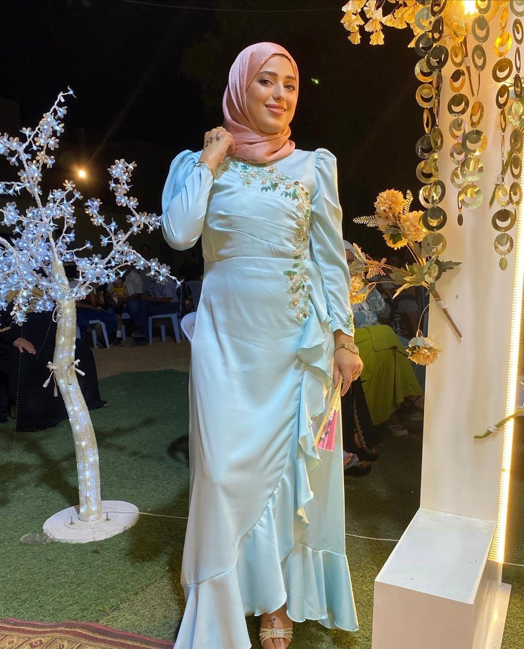 Robe Bleu ciel , TRiza Manuel