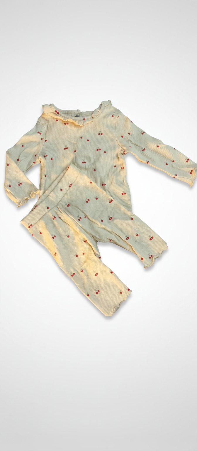 Combinaison : pull + pantalon marque KIABI