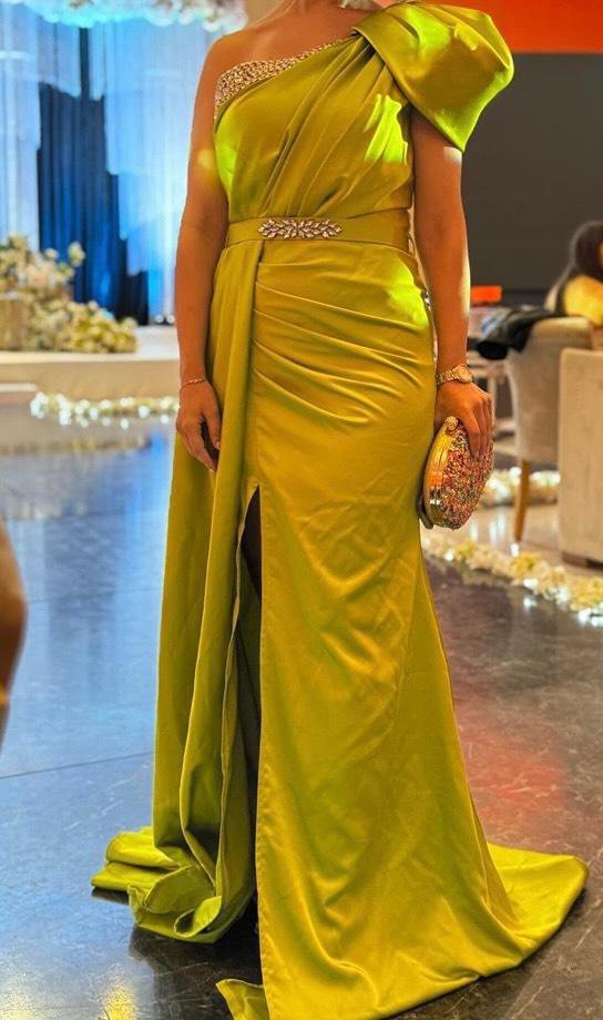 Robe soirée porté une fois  vert kiwi
