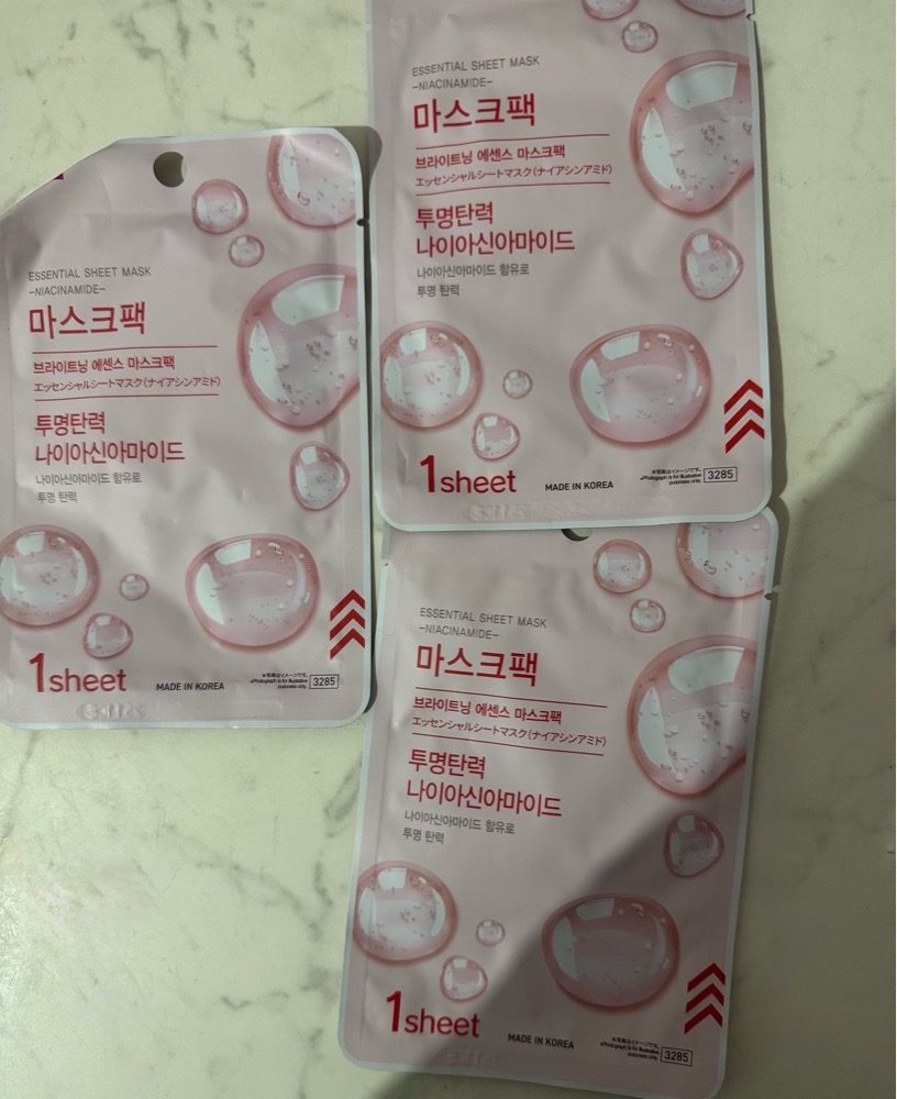 Masque Tissu Coréen Éclaircissant à la Niacinamide – Essential Korean Sheet Mask 