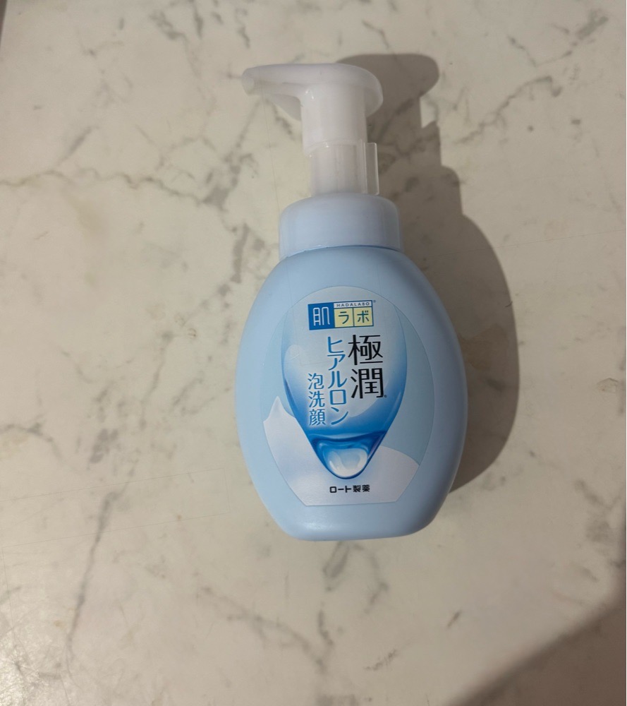 HadaLabo Gokujyun super Acide Hyaluronique Foam Cleanser