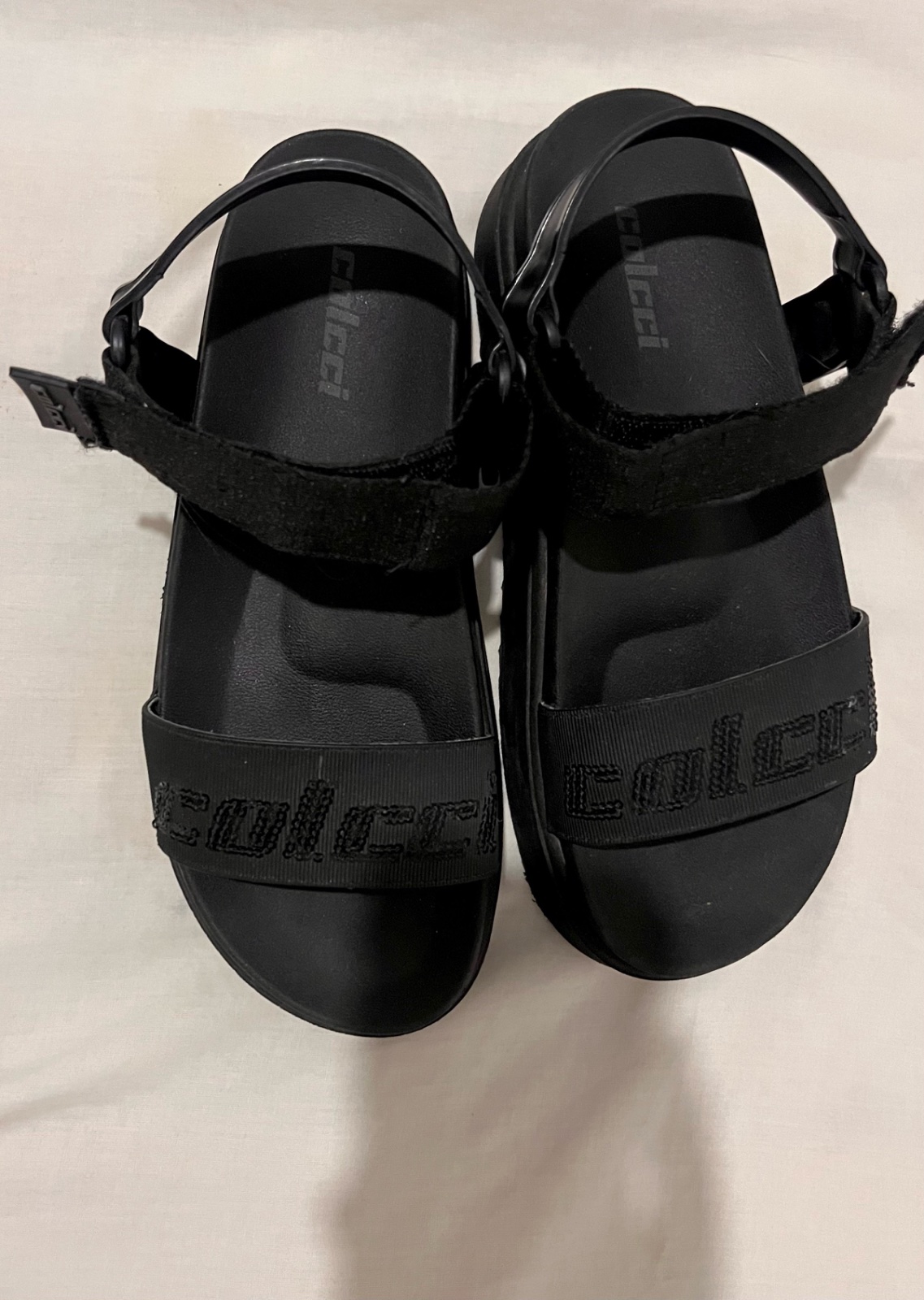 Sandales noir de la marque colcci