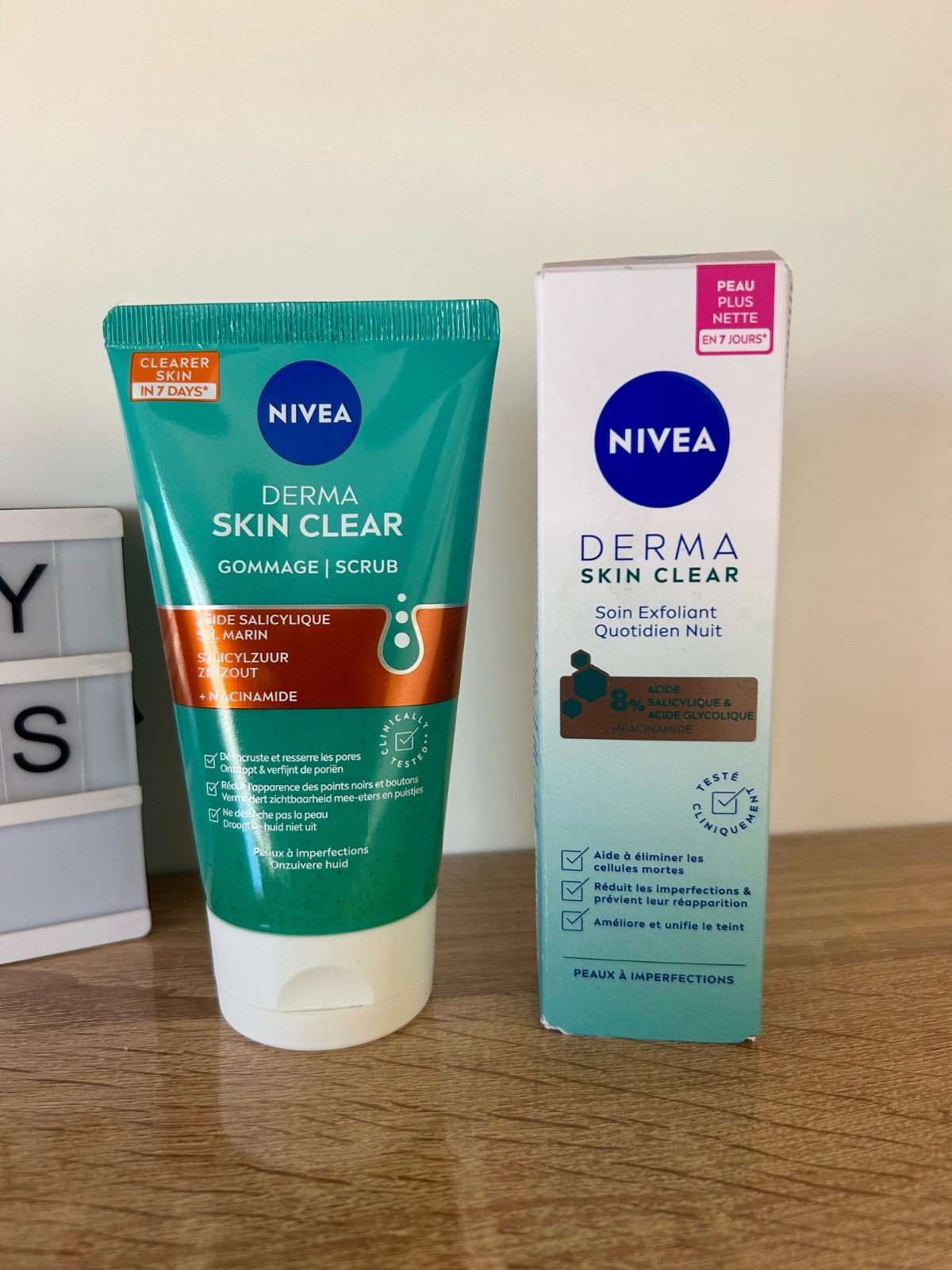 Nivea Derma Skin Clear Gommage et Soin Exfoliant Quotidien Nuit