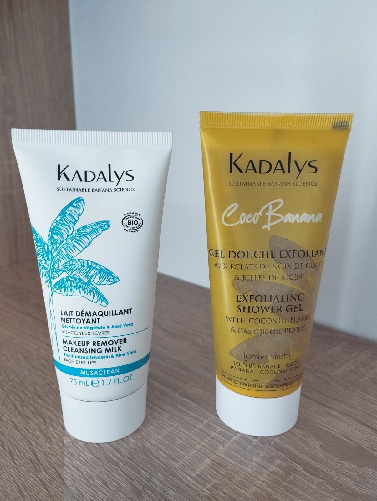 Lot lait démaquillant et gel douche exfoliant 