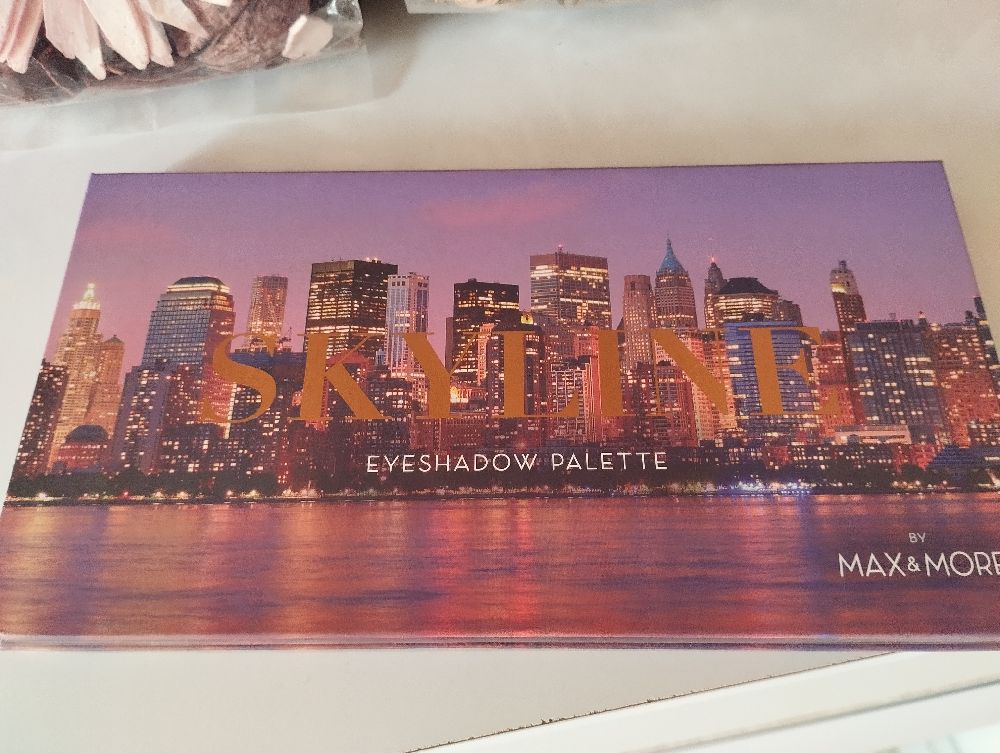 eyeshadow palette 
