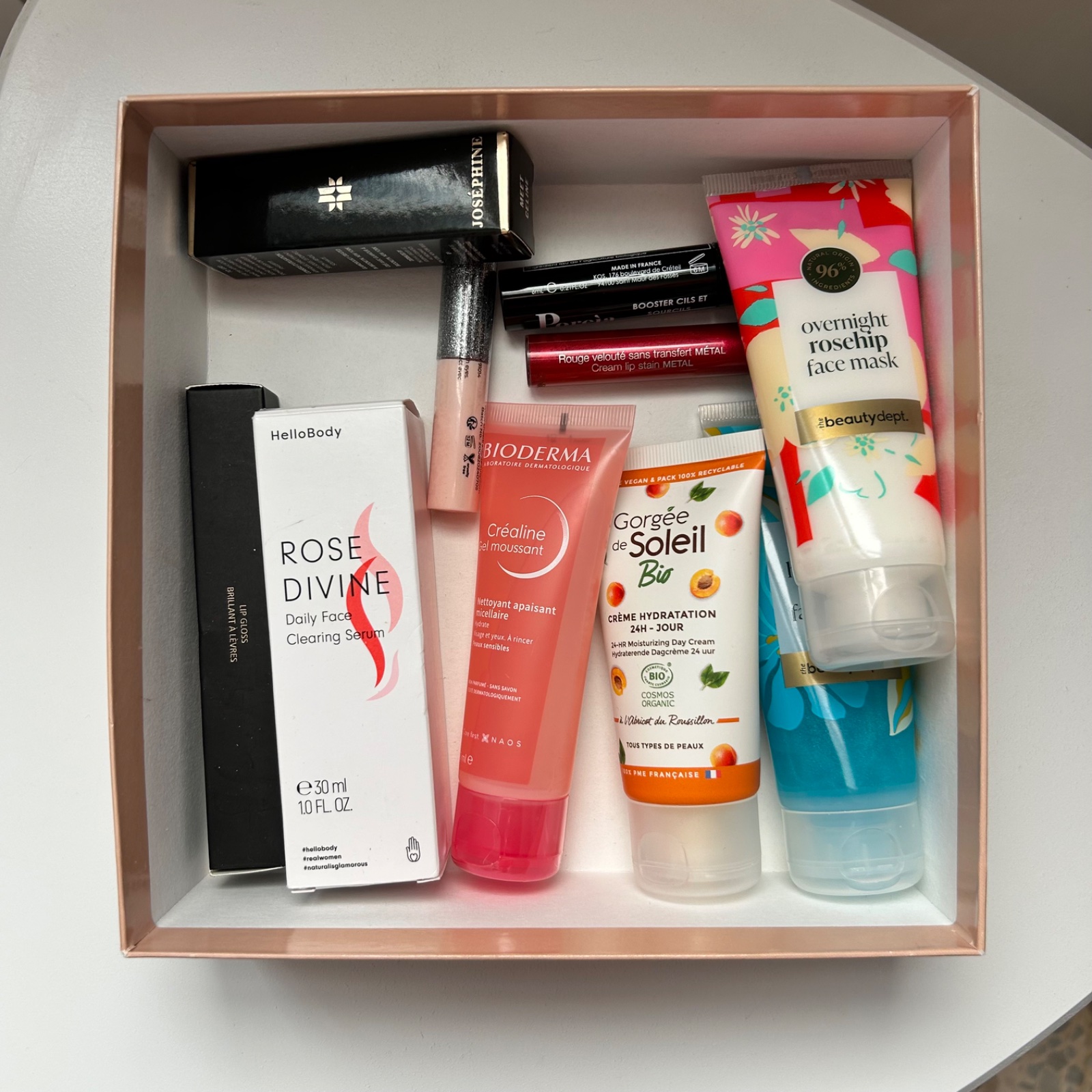 Lot de 10 produits cosmétiques variés