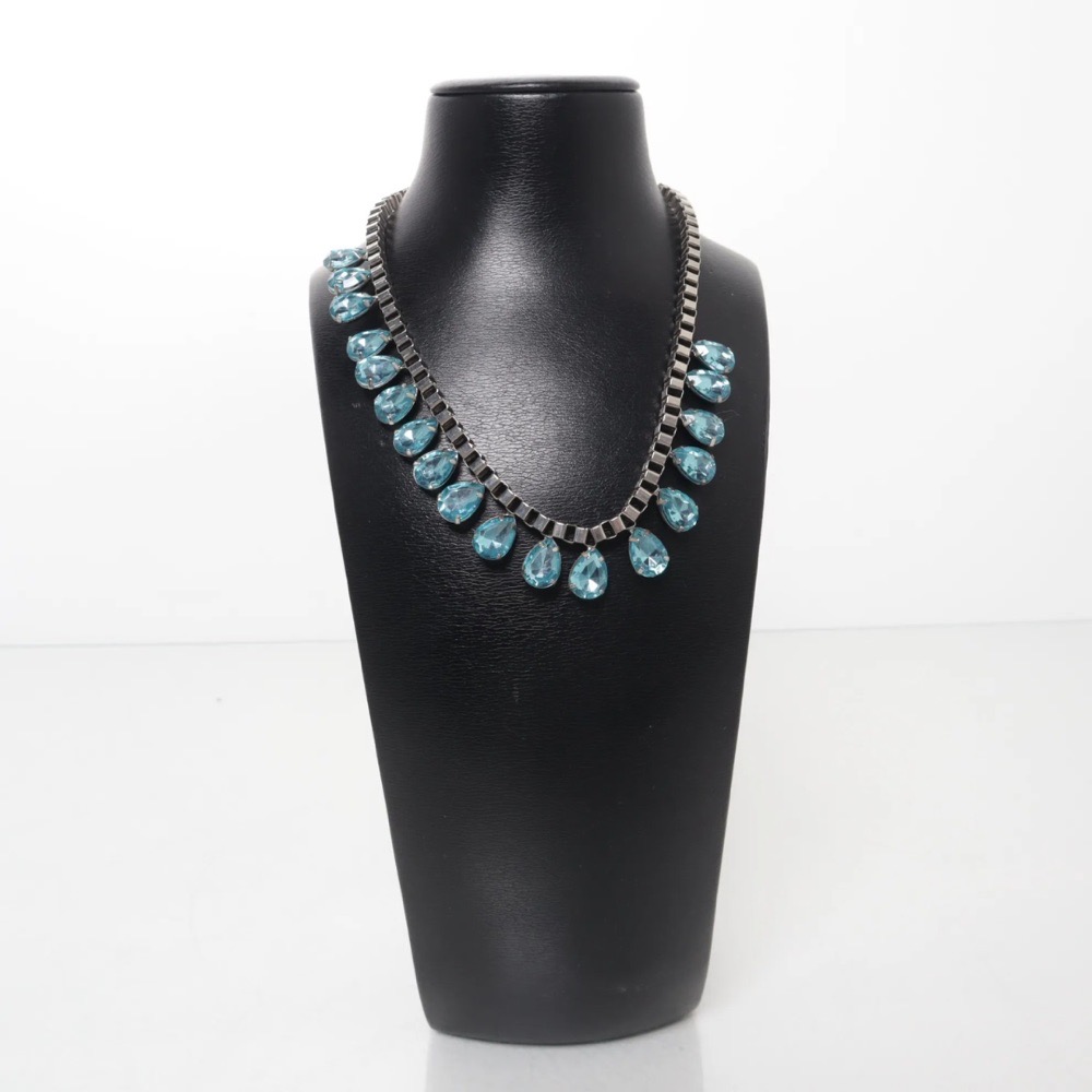 Collier bleu simple et minimalist