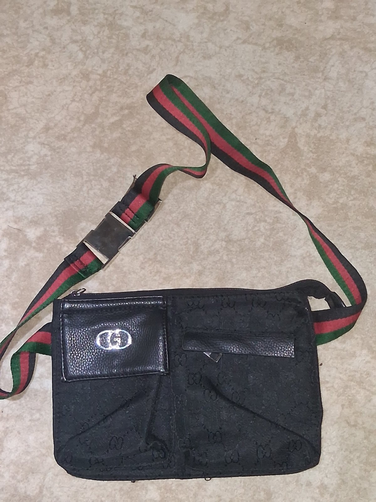  sac banane noir en toile monogramme GG de Gucci   