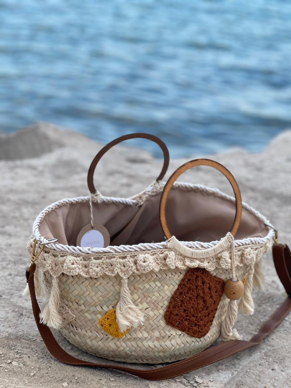 Couffin revisité avec broderie en crochet
