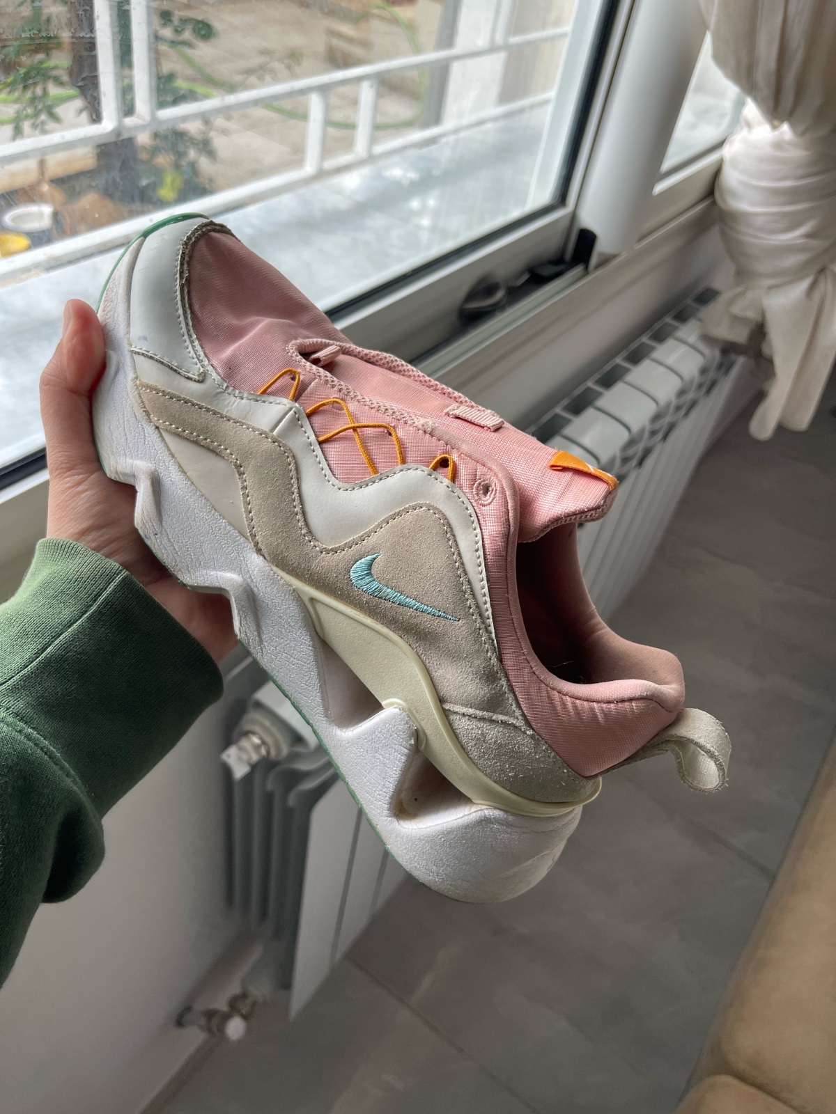 Baskets Nike rose et beige originales