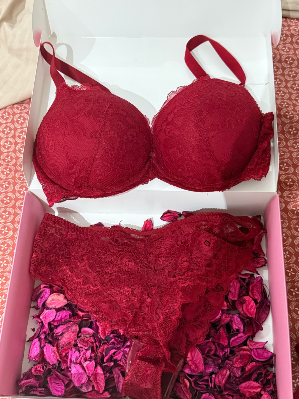 Jamais porte avec ticket lingerie