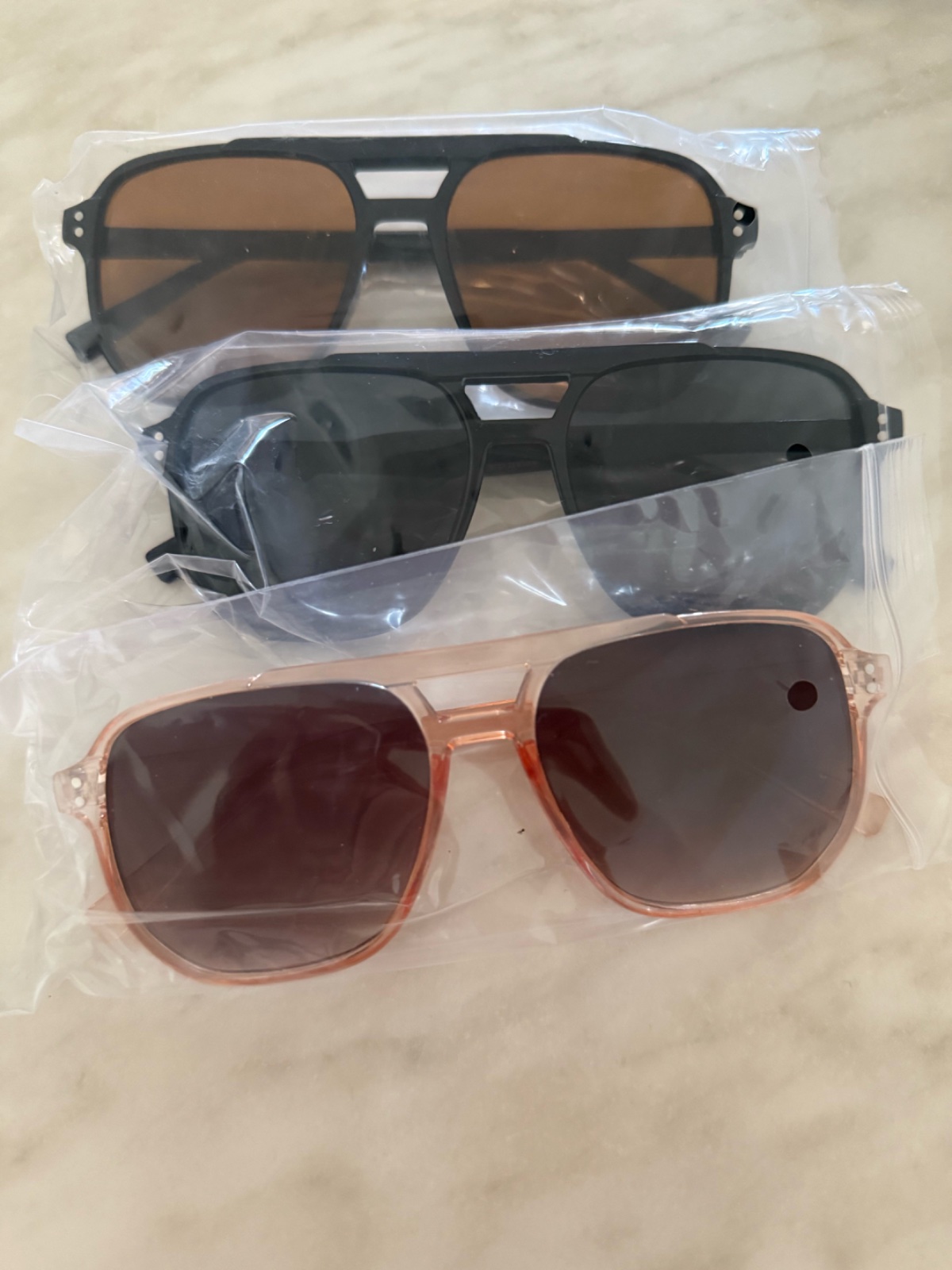 Trois lunettes