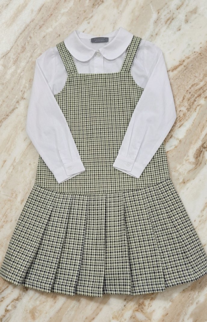 Robe primark + pull noir kiabi 6- 7 ans 