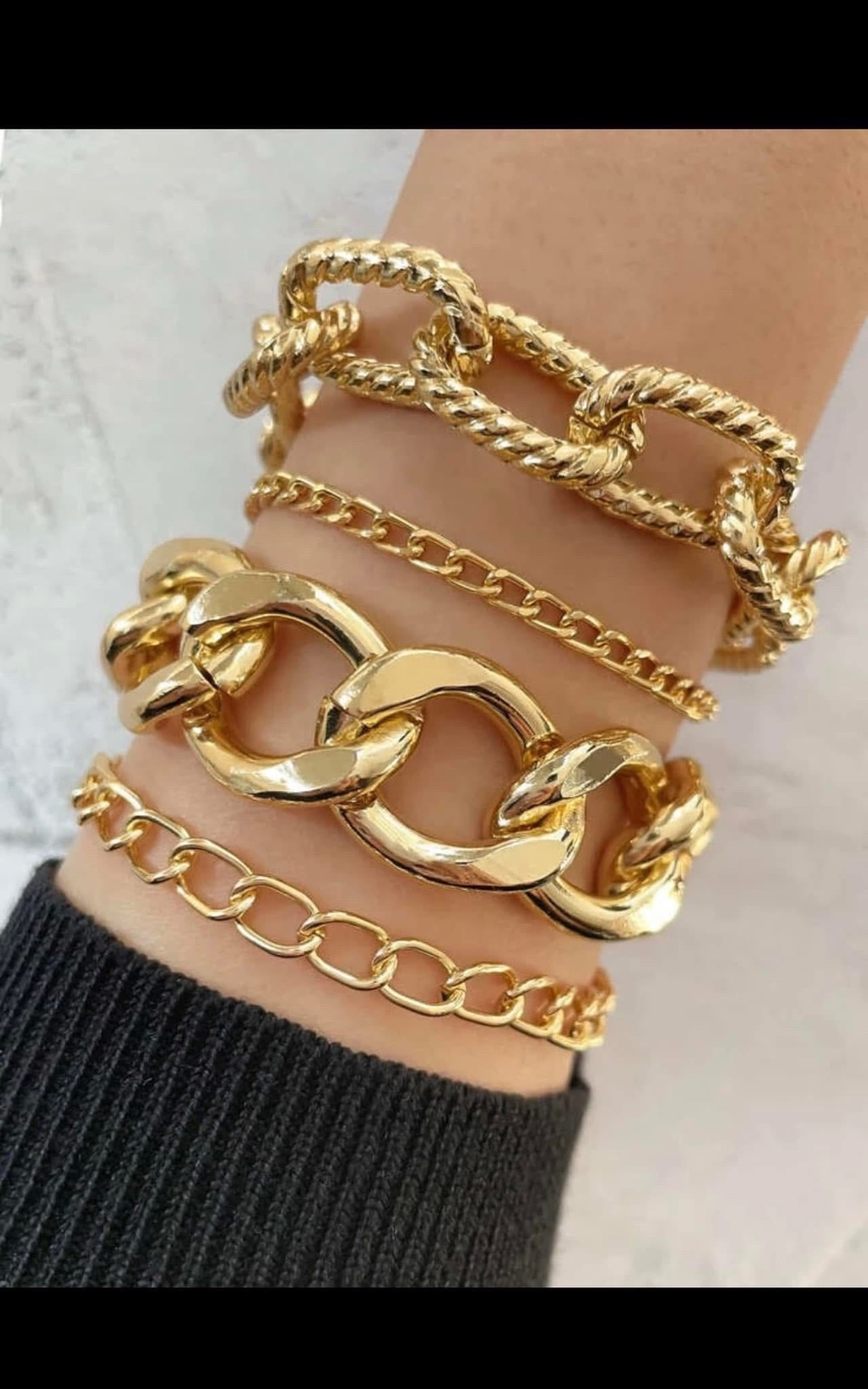 Ensemble de quatre bracelets