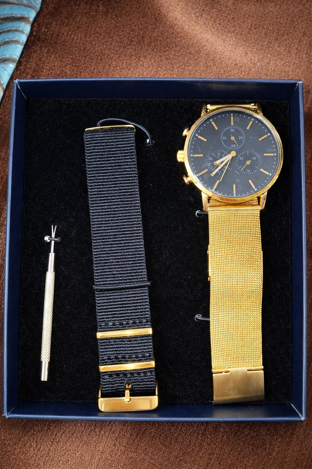 À vendre montre homme Pier One en excellent état, très peu utilisée