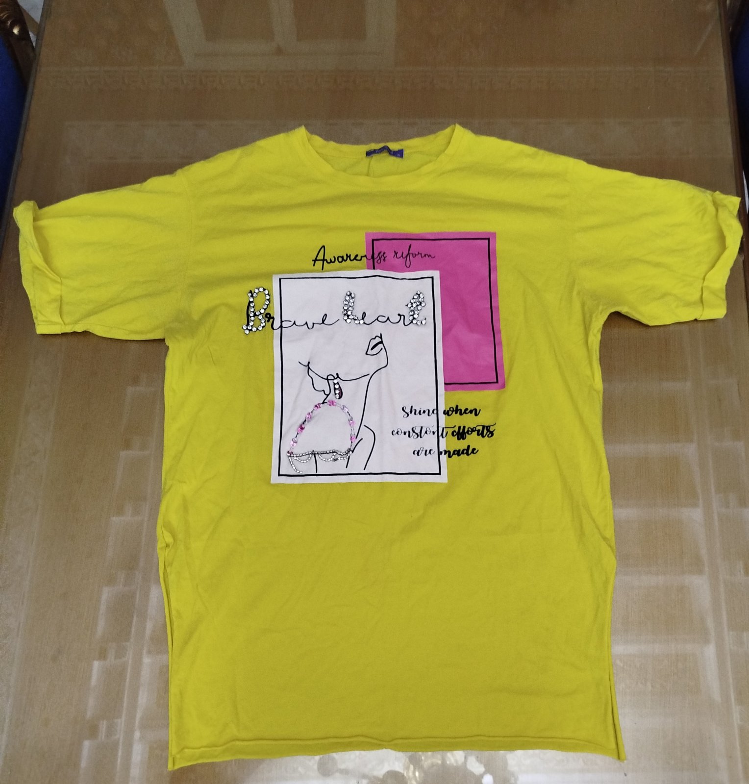 ✨ À vendre : T-shirt jaune femme 💛