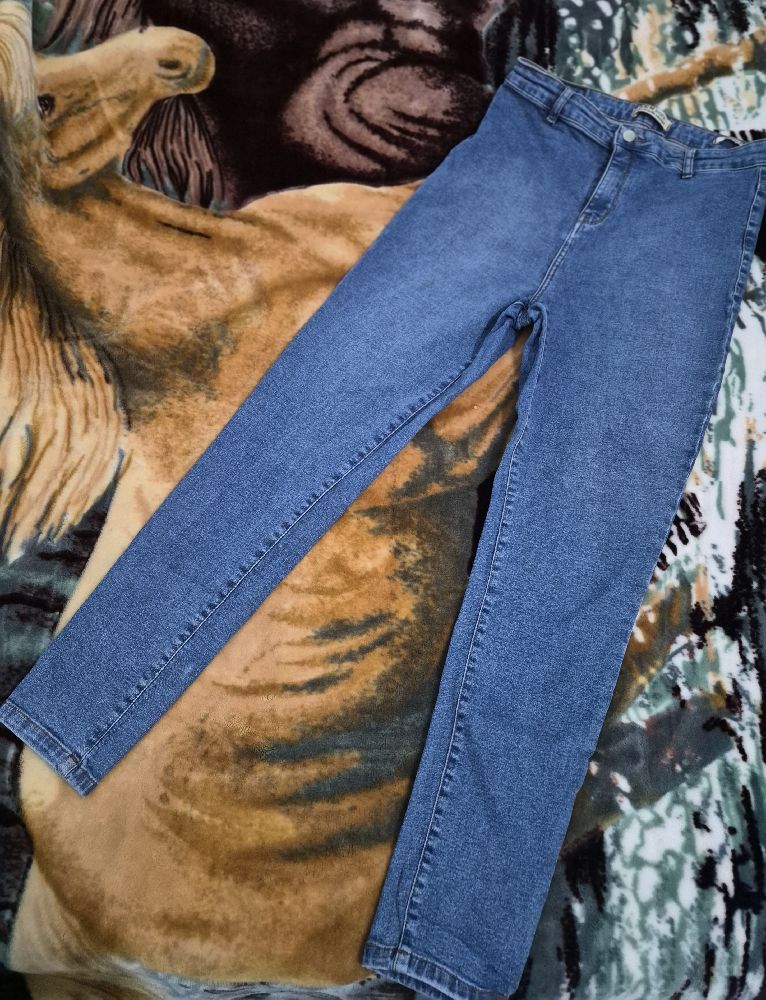 Skinny jeans..taille haute 40/42