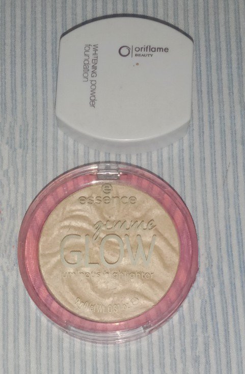Fond de teint poudre +Highlighter 