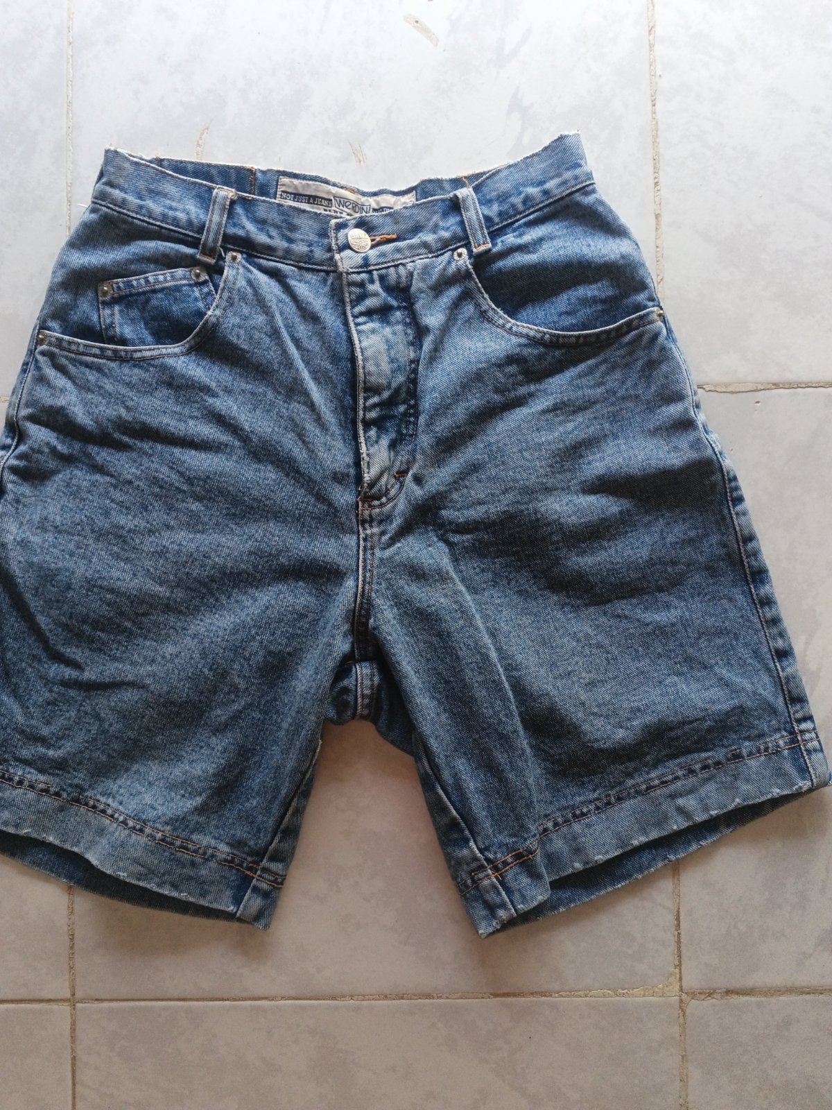 Short bleu 