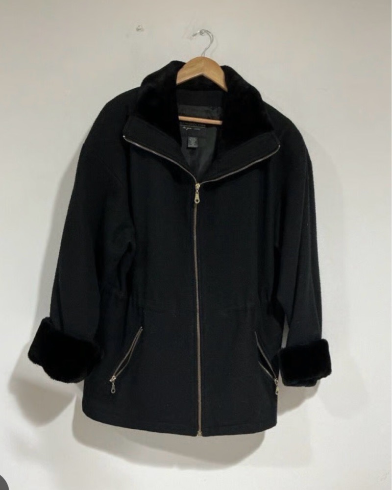 Manteau  cachemire noir avec doublure fourrure pour femme T44/46