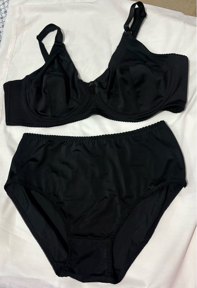 Ensemble de lingerie pour femmes de grande taille avec 3 crochets, soutien-gorge sans fil et culotte unie 105E