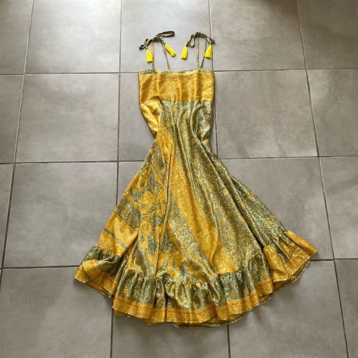 Robe midi doré