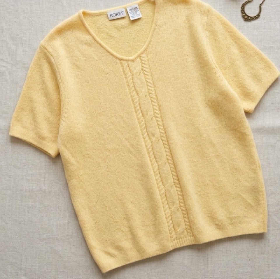 Butter yellow t-shirt 