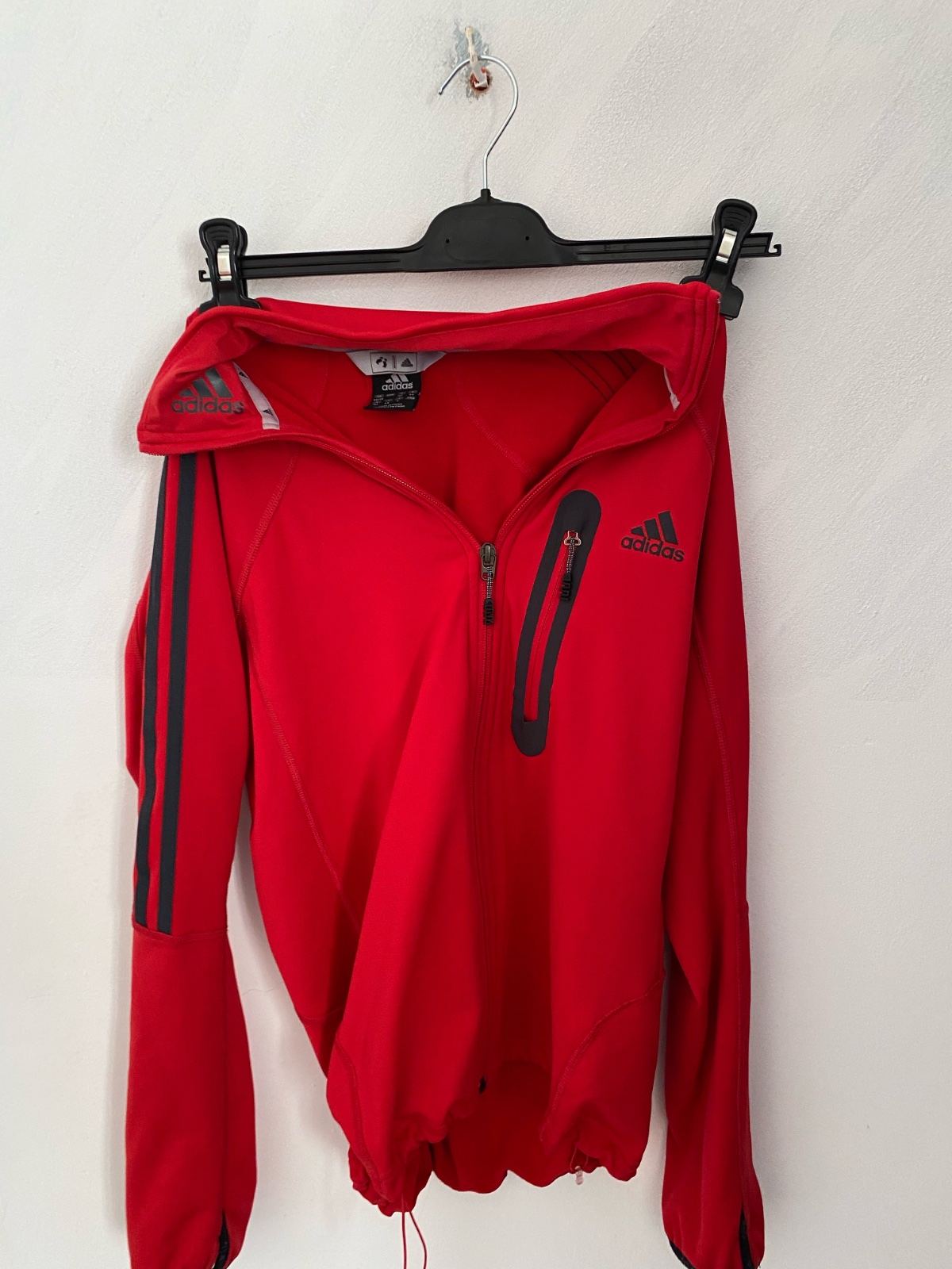 Gilet adids nouvelle a la marsa 