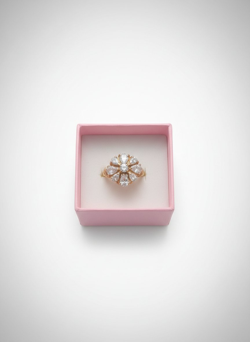 Bague plaquée or avec zirconiums – Très bon état ✨"
