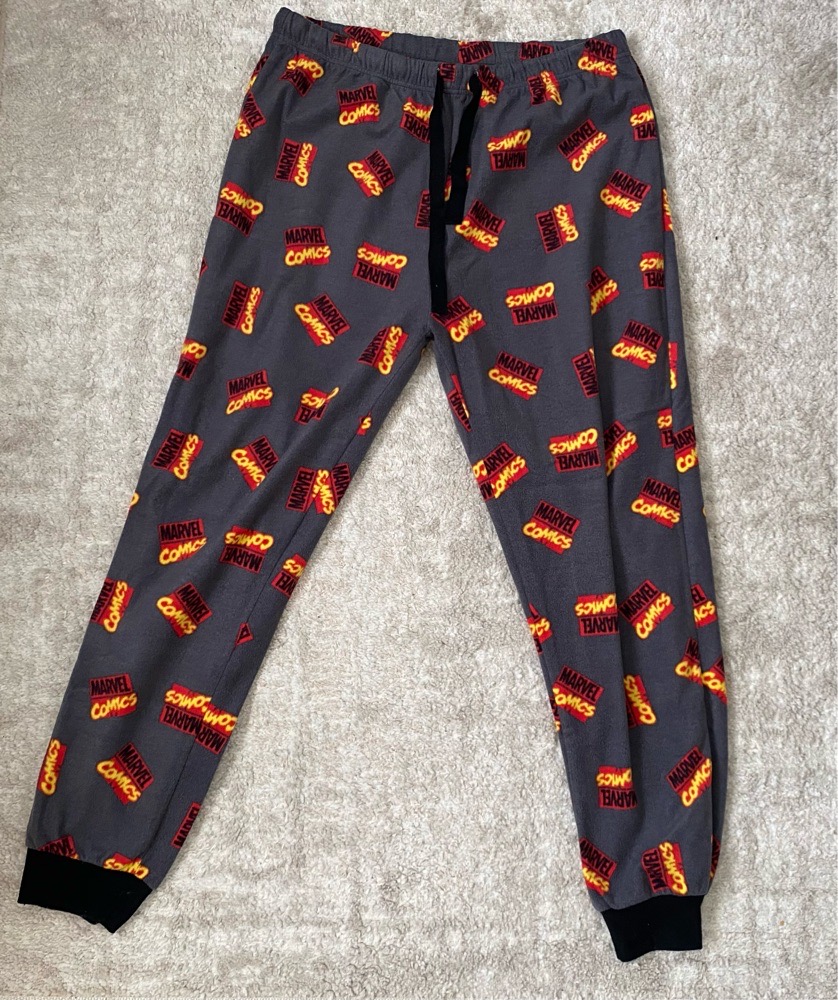 Pantalon primark marvel taille xl