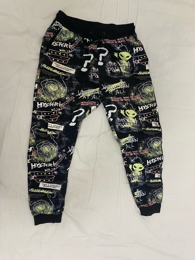 Jogging alien bershka