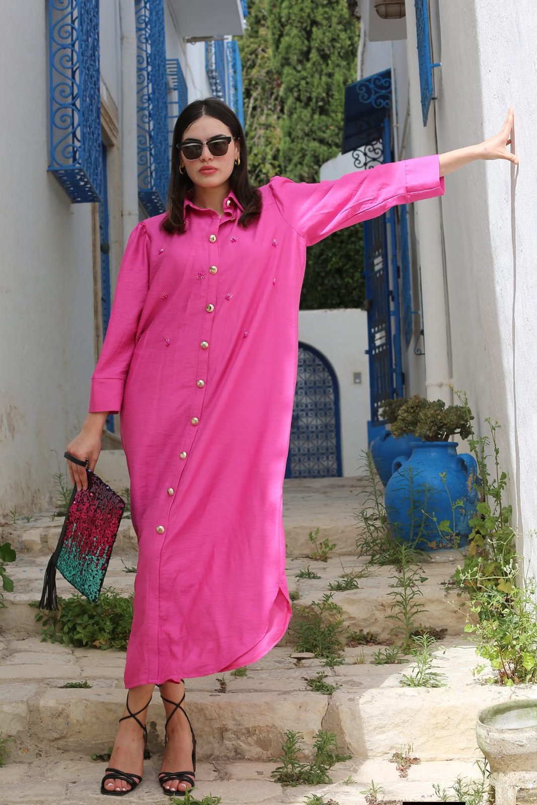 Robe chemise brodée à la main 