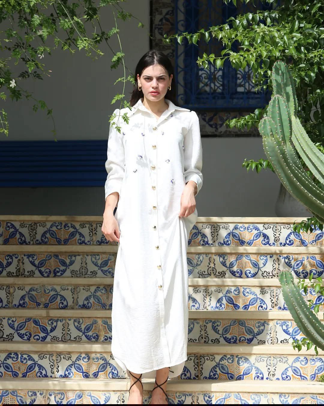 Robe chemise brodee à la main 