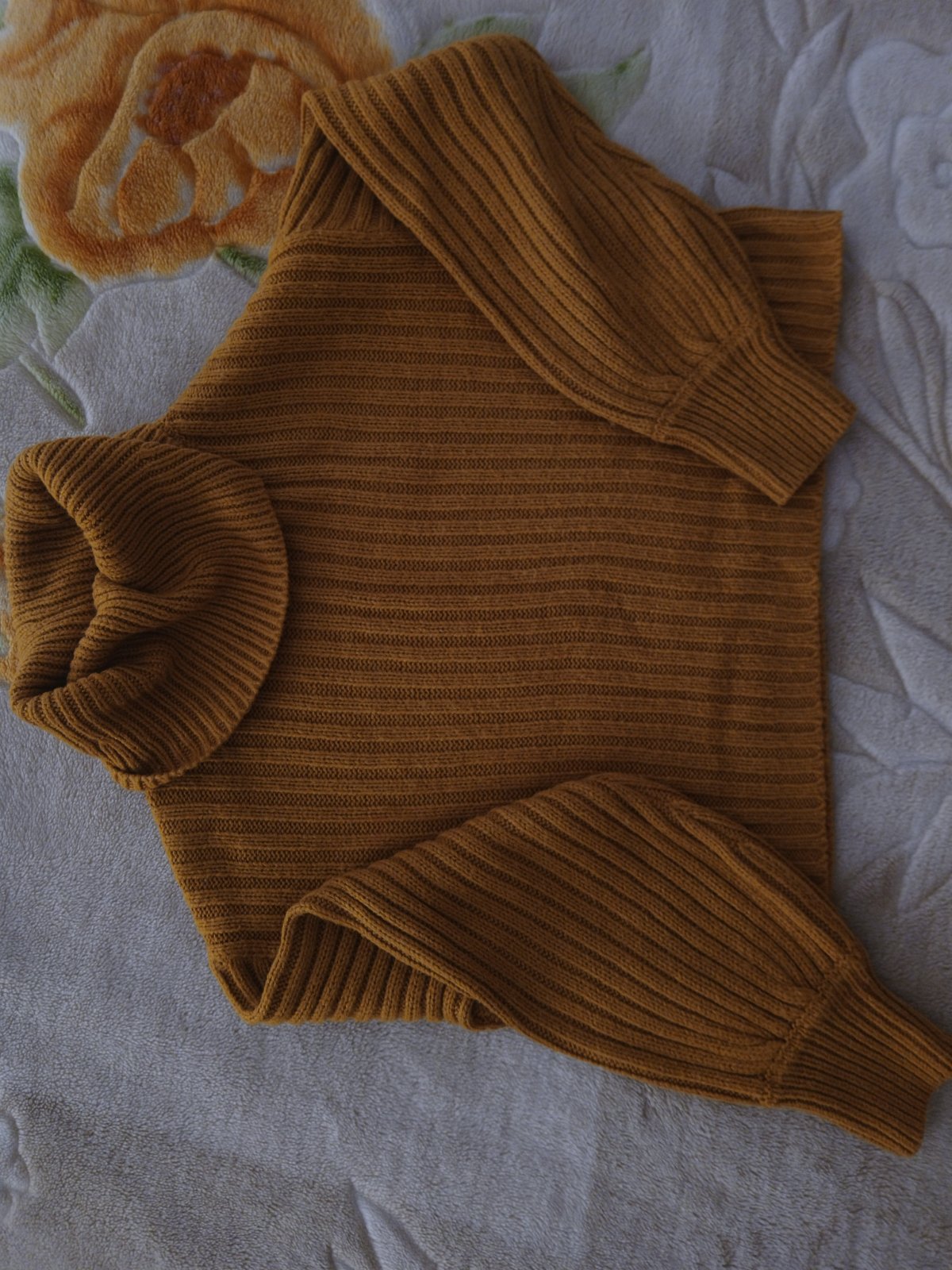 Pull jaune