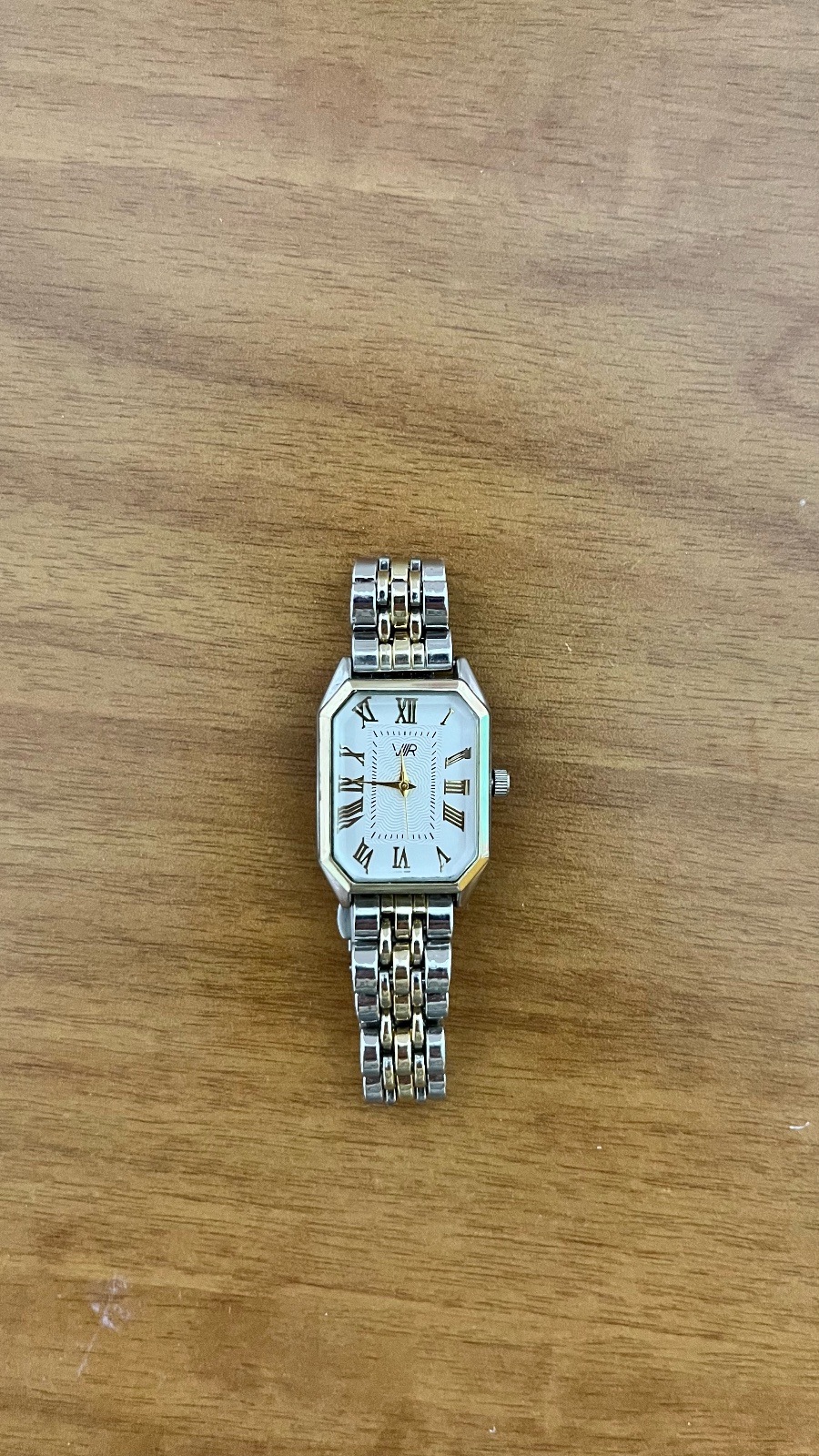 Montre femme Élégance Romaine – Bracelet Acier Haut de Gamme