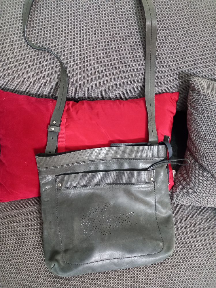 sac bandoulière lacoste